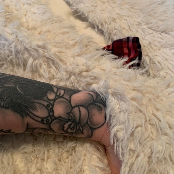 Sherpa hooded vest - Picture 2 of 5